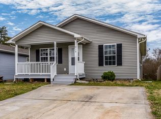 916 Norwood Village Ln, Maryville, TN 37801