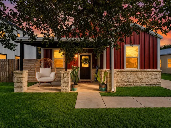 904 Central Blvd, Bertram, TX 78605