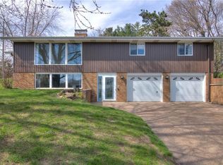 2124 Briarwood Ct, Eau Claire, WI 54703