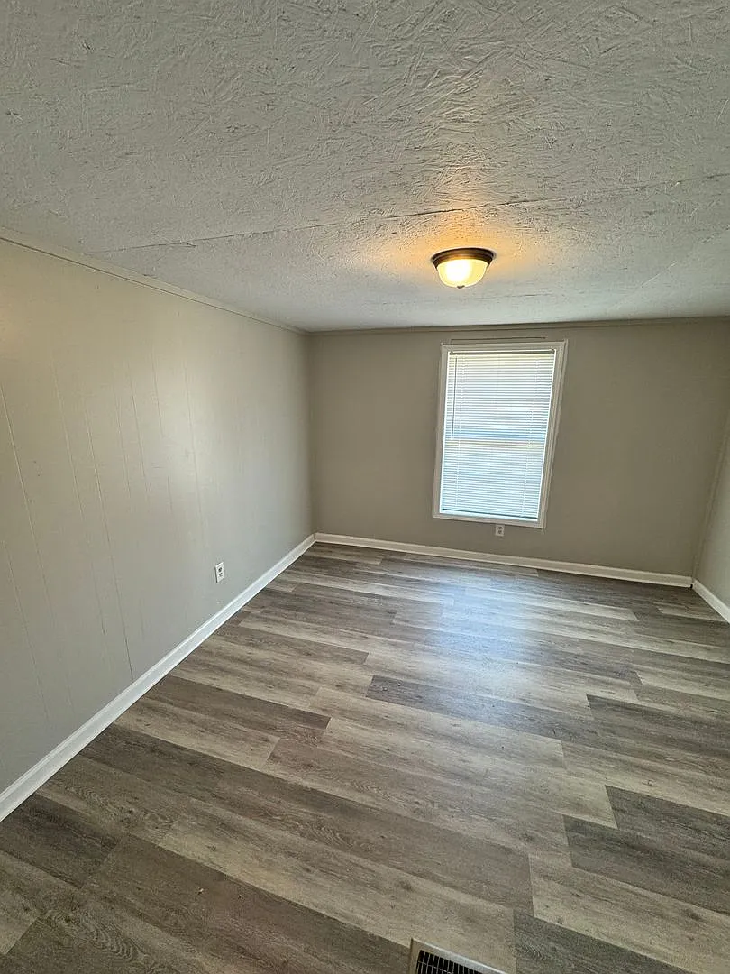 3 Bed 2 Bath Mobile Home — Photo 4