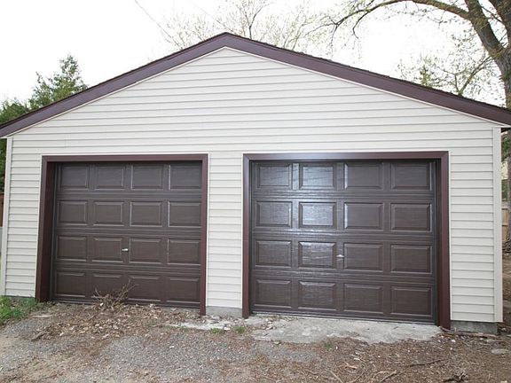2nd image of 736 Washington Memorial Dr