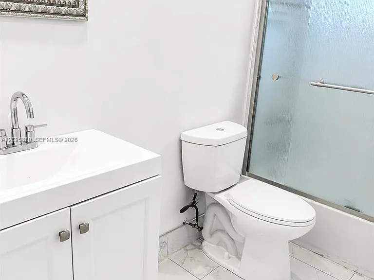 6560 NW 25th Ct — Photo 9