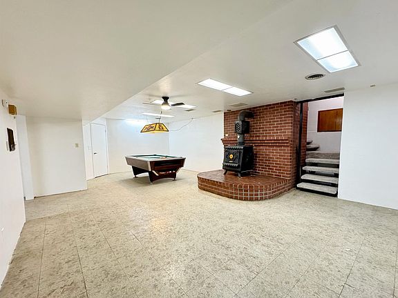 2nd image of 838 Virginia Ave