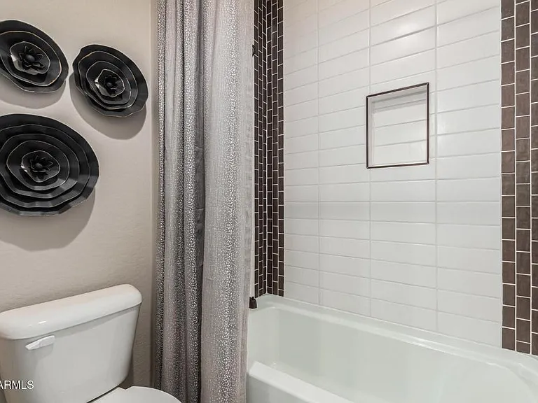 17386 W Bloomfield Rd — Photo 26