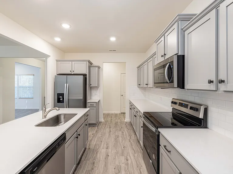 109 Gaelic Dr — Photo 4
