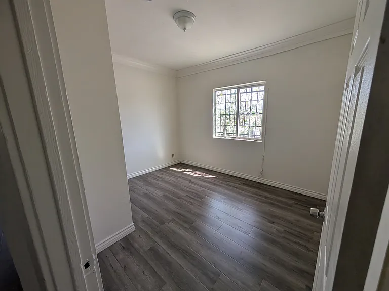 5265 S Figueroa St #1 — Photo 14