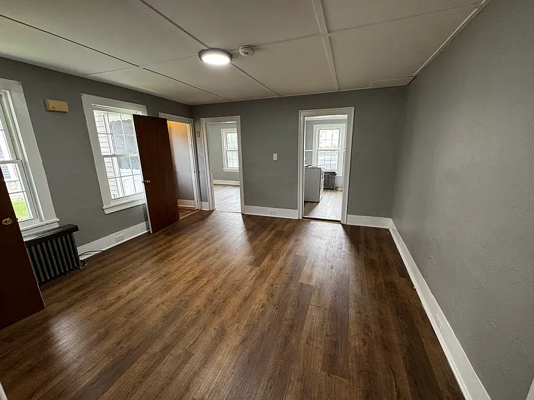 24 Dresser St #1 — Photo 4