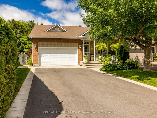 81 Sable Run Dr, Ottawa, ON K2S 1W7