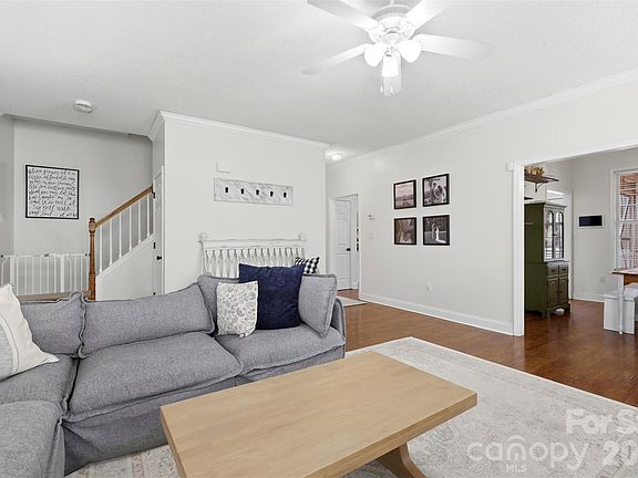 3rd image of 223 Howe St