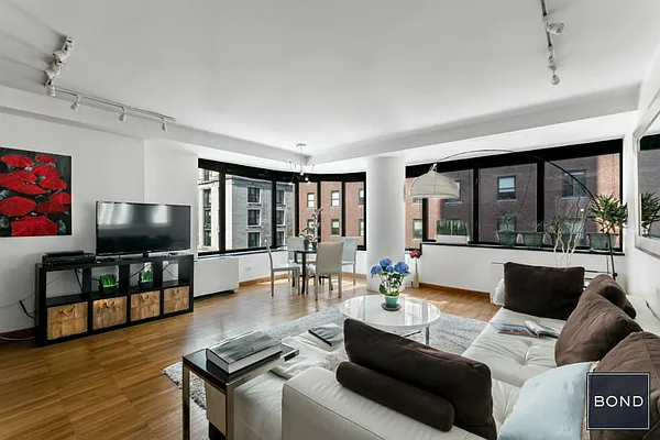 Rented by Bond New York | media 43