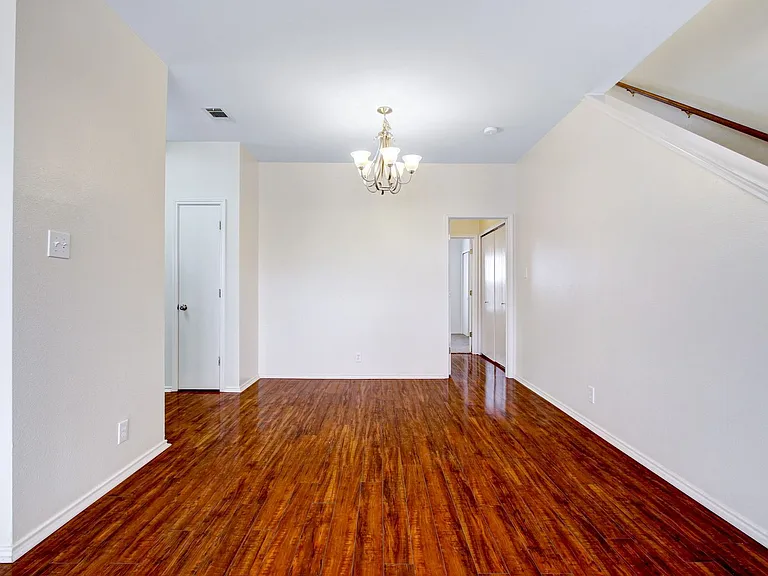 2619 Crown Arbor Dr — Photo 9