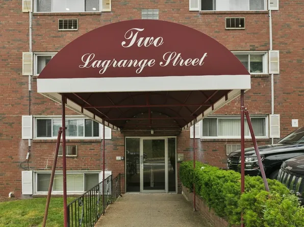 2 Lagrange St APT 12, West Roxbury, MA 02132
