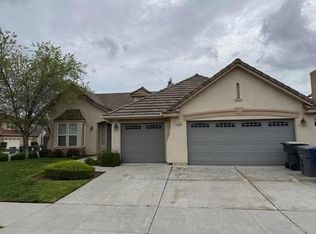 2578 Warner Ave, Clovis, CA 93611