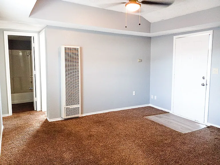 710 9th St — Photo 3