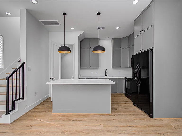 1506 McKee St #B — Photo 5