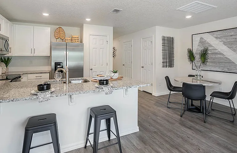Amore Village Townhomes — Photo 8