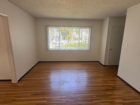 5th image of 4133 Iroquois Ave