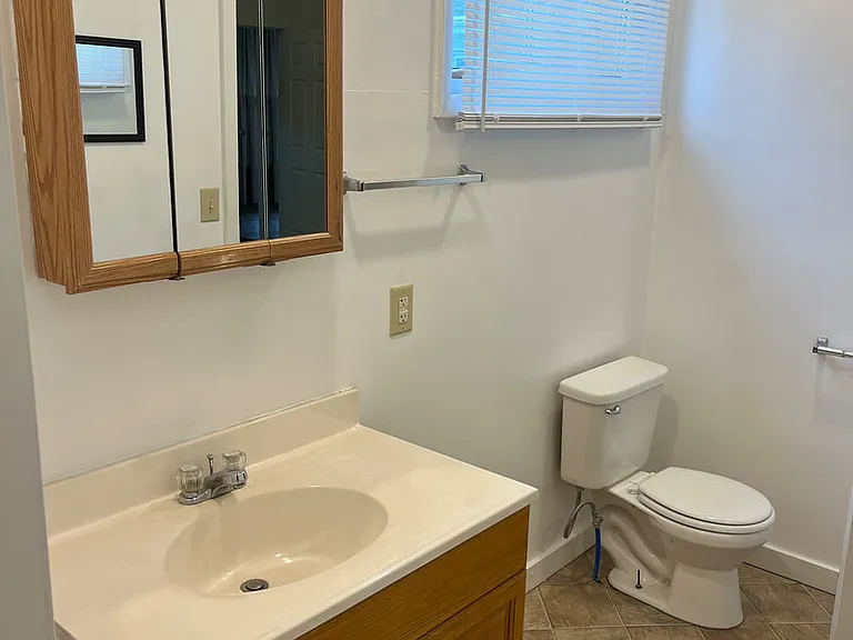 1420 W University Ave — Photo 12