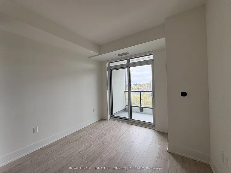 858 Dupont St #607 — Photo 5