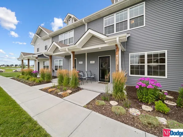 2122 Brandon Ln, Fremont, NE 68025