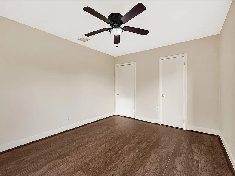 7526 Bywood St — Photo 13