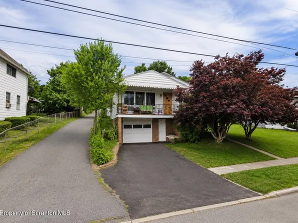 810 E Locust St, Scranton, PA 18505