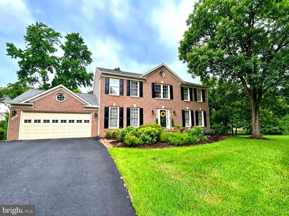 6300 Lee Forest Path, Centreville, VA 20120