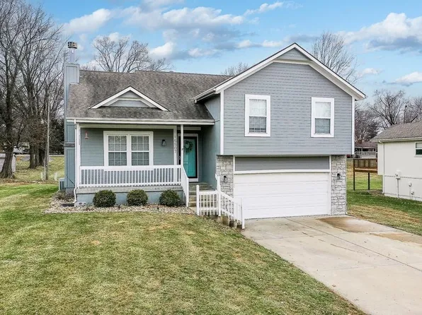 15507 Pin Oak Dr, Basehor, KS 66007