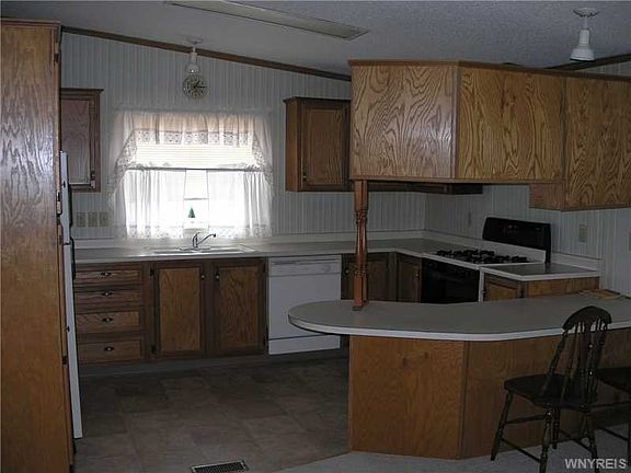 2nd image of 31 Juniper Ln