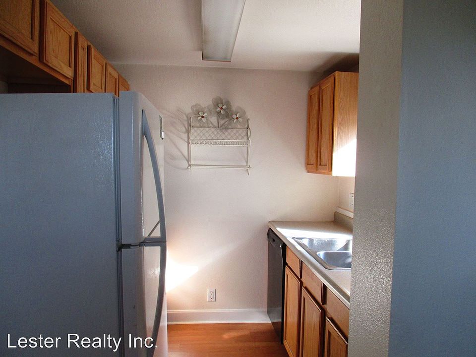 2nd image of 39 High St APT 2