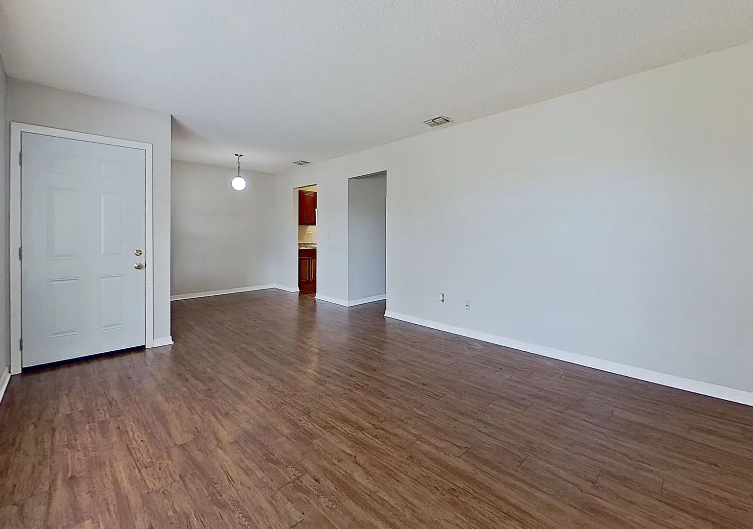 Beautiful Upstairs 2 bedroom 1 1/2 bath Apartment in Orange Park.! — Photo 4