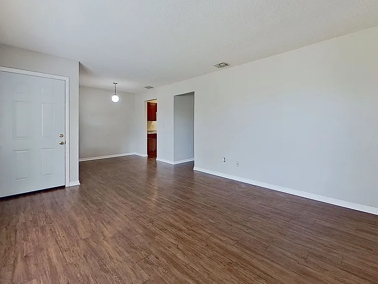 477 Crabapple Ct #C — Photo 4
