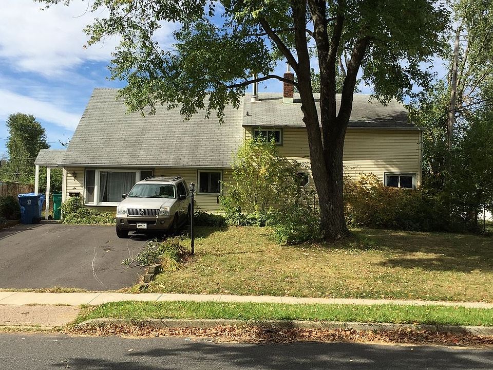 2nd image of 6 Ruby Ln