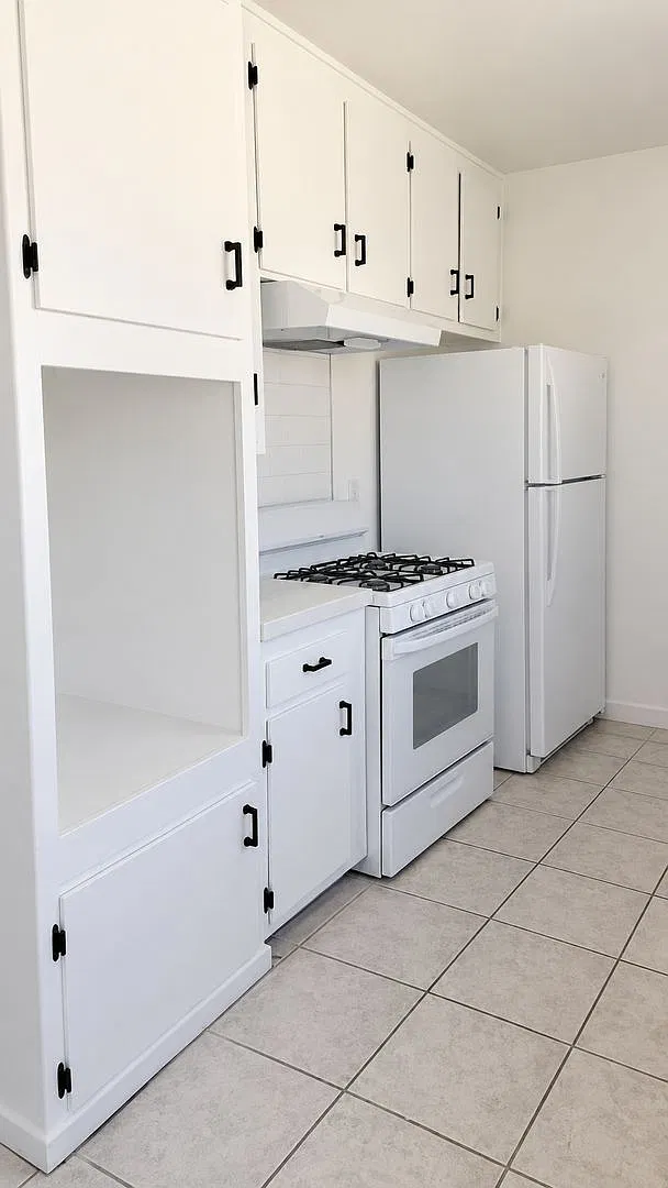 Tobias Garden Apartments — Photo 4
