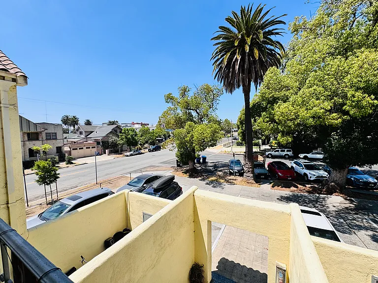 502 N Kenmore Ave #D — Photo 10