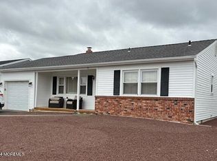 12 Garrett Rd, Toms River, NJ 08757