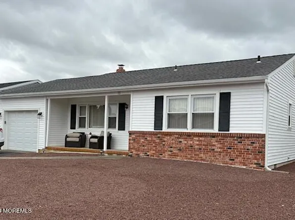 12 Garrett Road, Toms River, NJ 08757