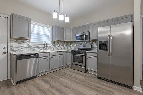 255 Farrington Ave SE #B Photo 1