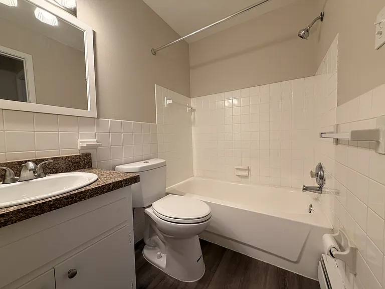 Huntington Green Apartments — Photo 21