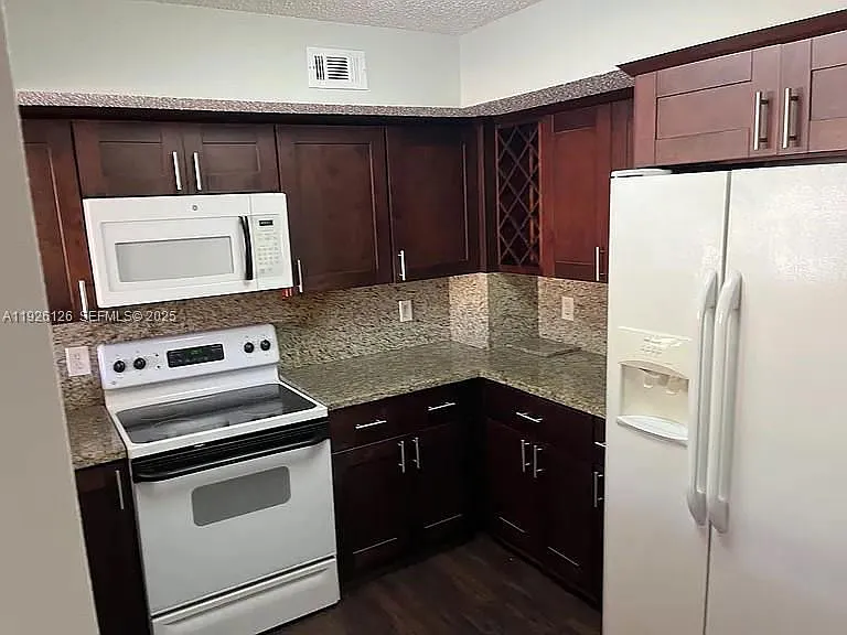 2 bed, 2.0 bath, $2,300 — Photo 2