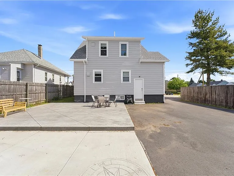 33 Laura St #2 — Photo 35