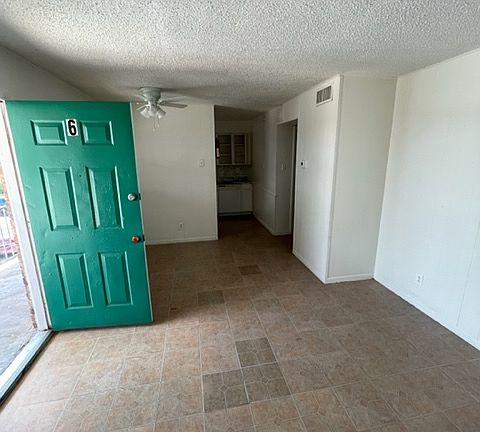 3rd image of 1015 Parmer Ave #12