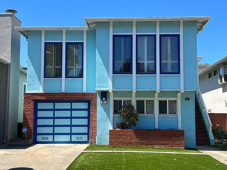 89 Lakeview Dr — Photo 1