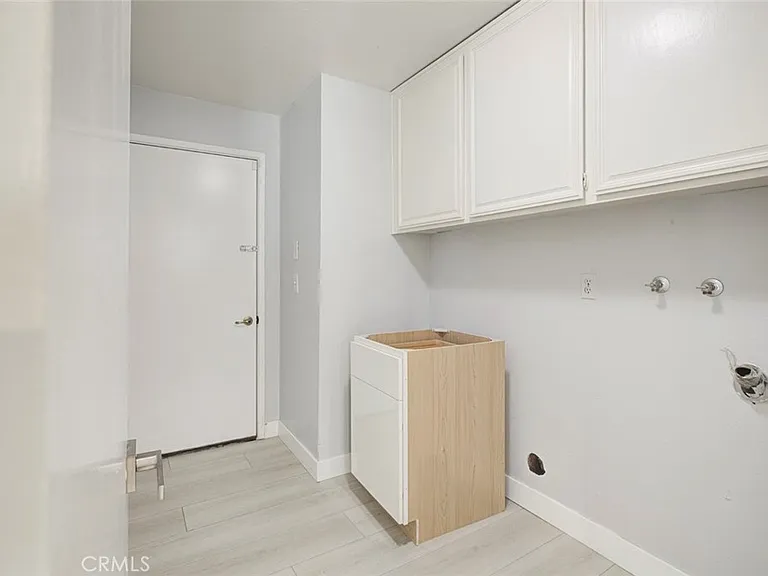 9450 Tampa Ave — Photo 32