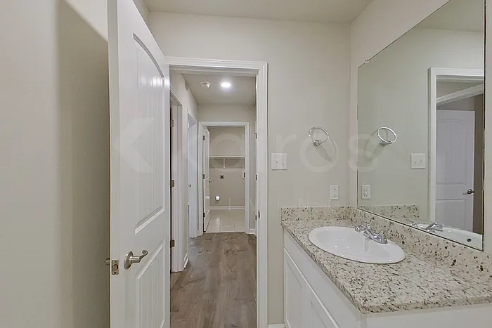 112 Yardley Ct — Photo 9