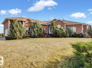 24703 Meridian St NE, Edmonton, AB T5Y 6E8