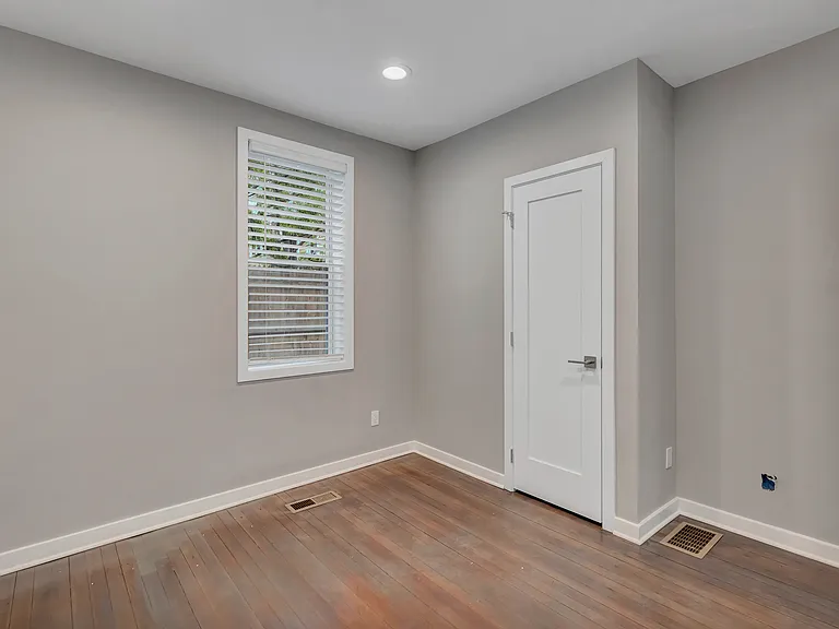 597 Chapel St #2R — Photo 15