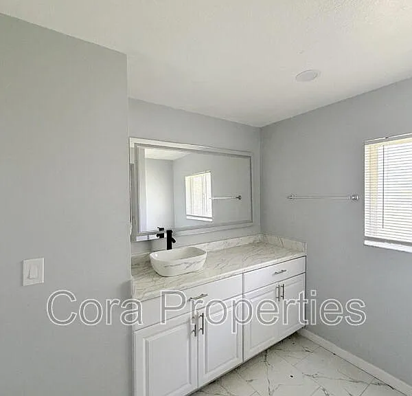825 Avenue Y NW — Photo 16