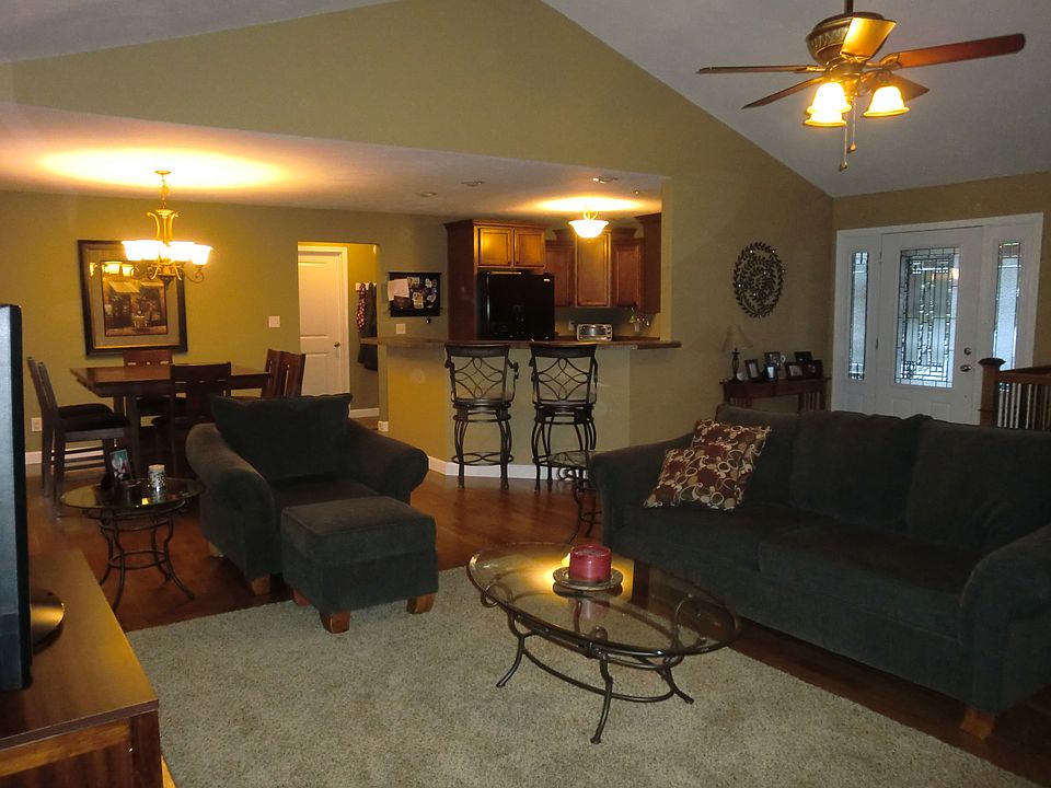 2nd image of 5210 Deer Creek Ln