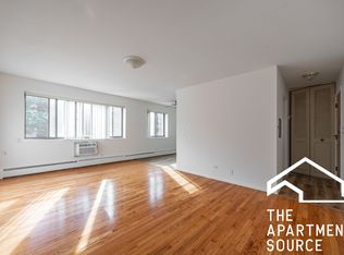 6242 N Kenmore Ave #3, Chicago, IL 60660